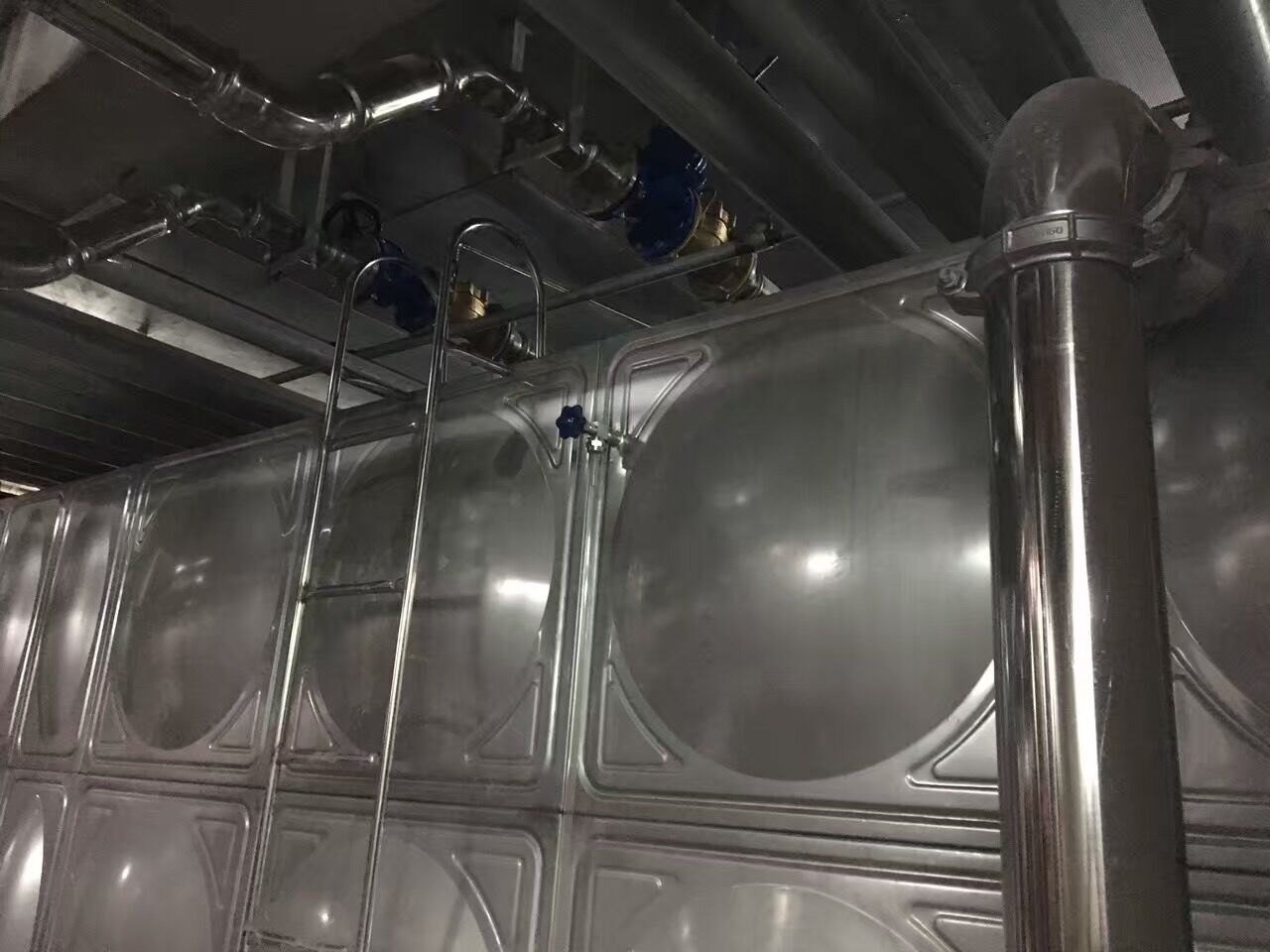 香蕉视频久久管业品牌双卡压管件工厂香蕉视频下载入口实拍